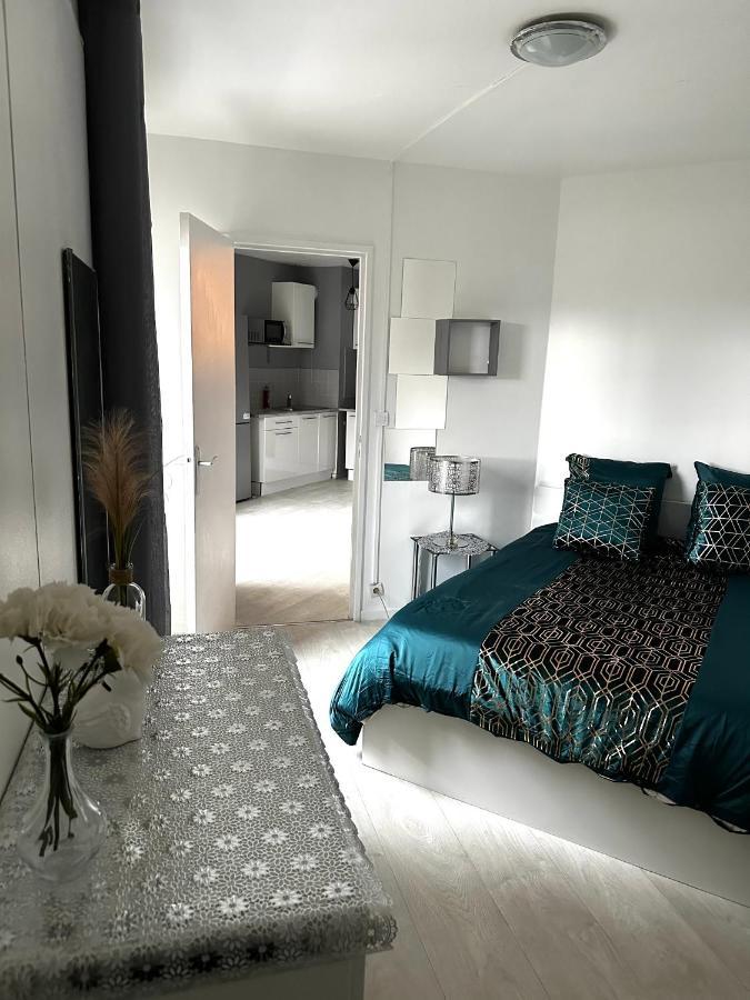 Jolie Appartement Duplex 2 Min Gare-Disney Et Paris 15 Min Noisy-le-Grand Exteriör bild